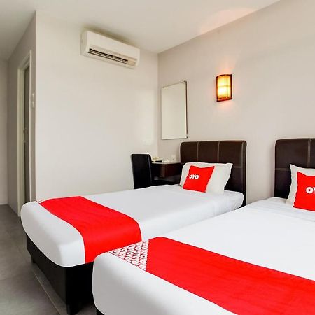 ג'והור בהרו Oyo 89631 988 Hotel מראה חיצוני תמונה