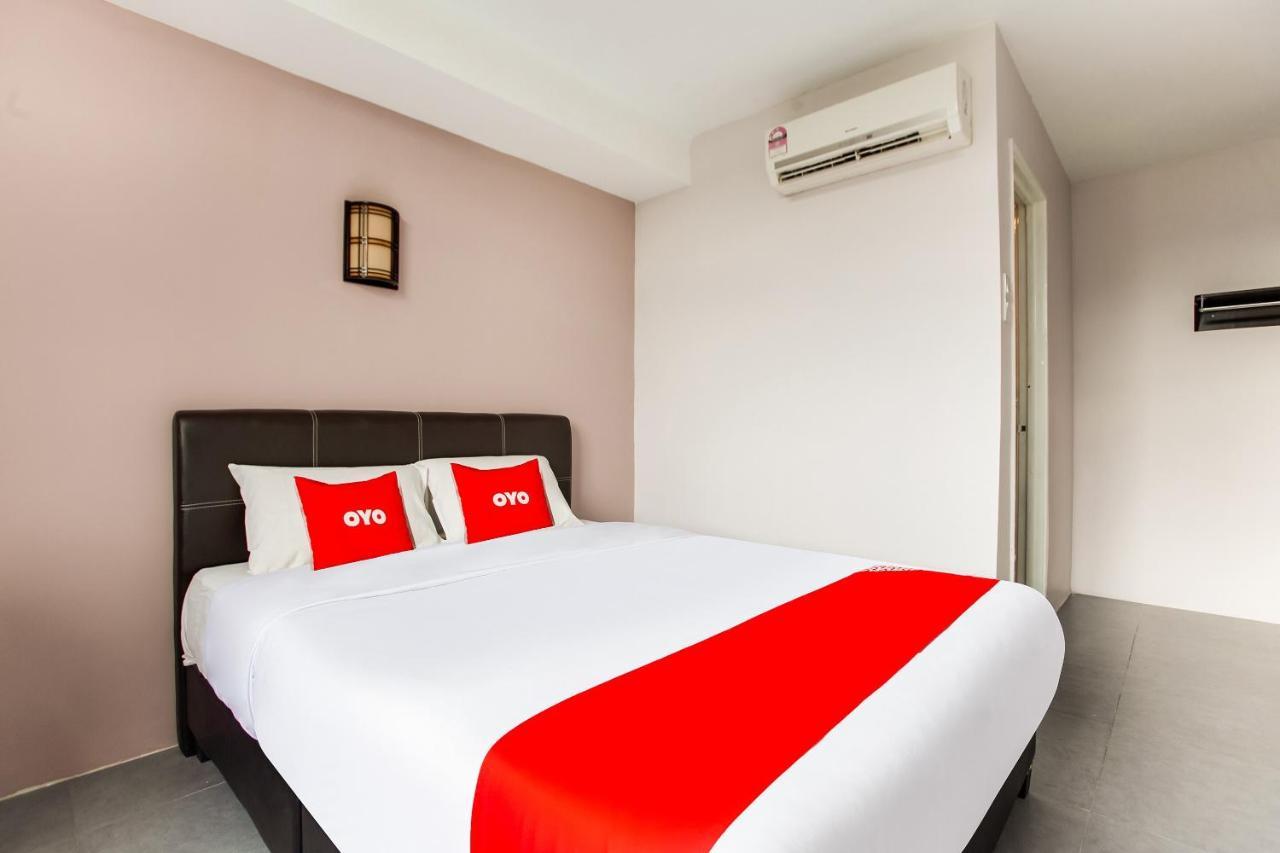 ג'והור בהרו Oyo 89631 988 Hotel מראה חיצוני תמונה