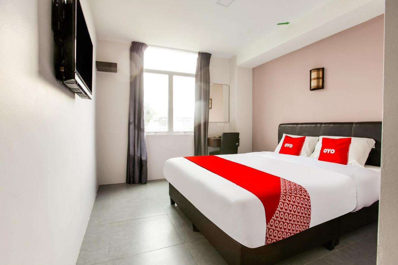 ג'והור בהרו Oyo 89631 988 Hotel מראה חיצוני תמונה