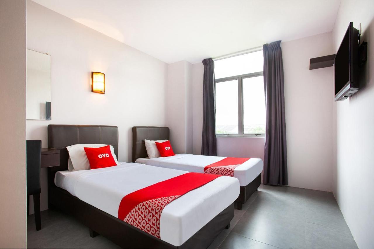ג'והור בהרו Oyo 89631 988 Hotel מראה חיצוני תמונה