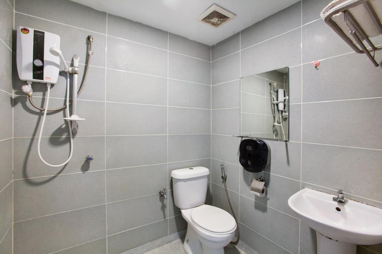 ג'והור בהרו Oyo 89631 988 Hotel מראה חיצוני תמונה